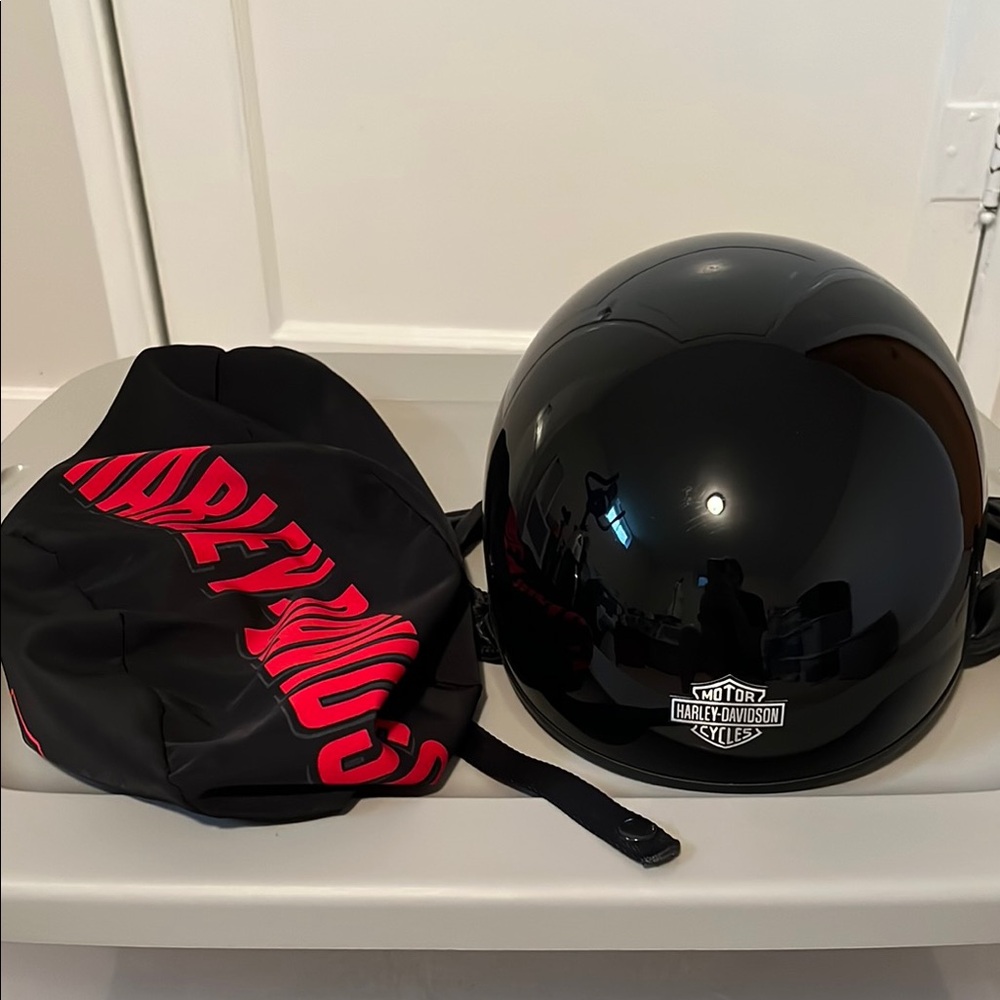 Harley-Davidson Glossy Black Helmet with Cover